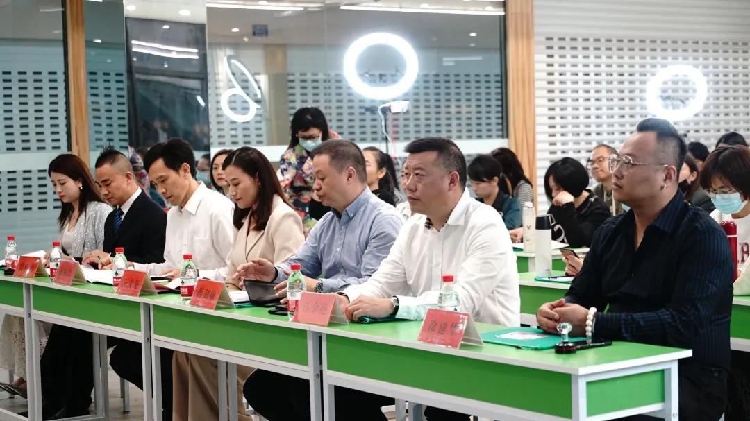 浙江台州路桥区巾帼主播进修学院成立